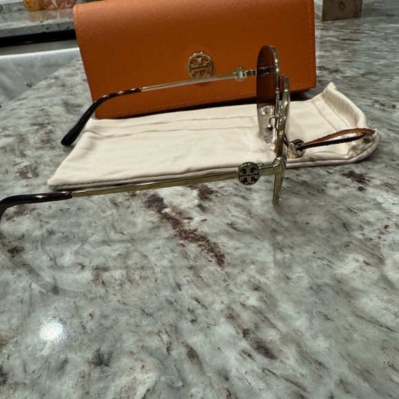 Tory Burch Brown Aviator Sunglasses - Picture 5 of 11